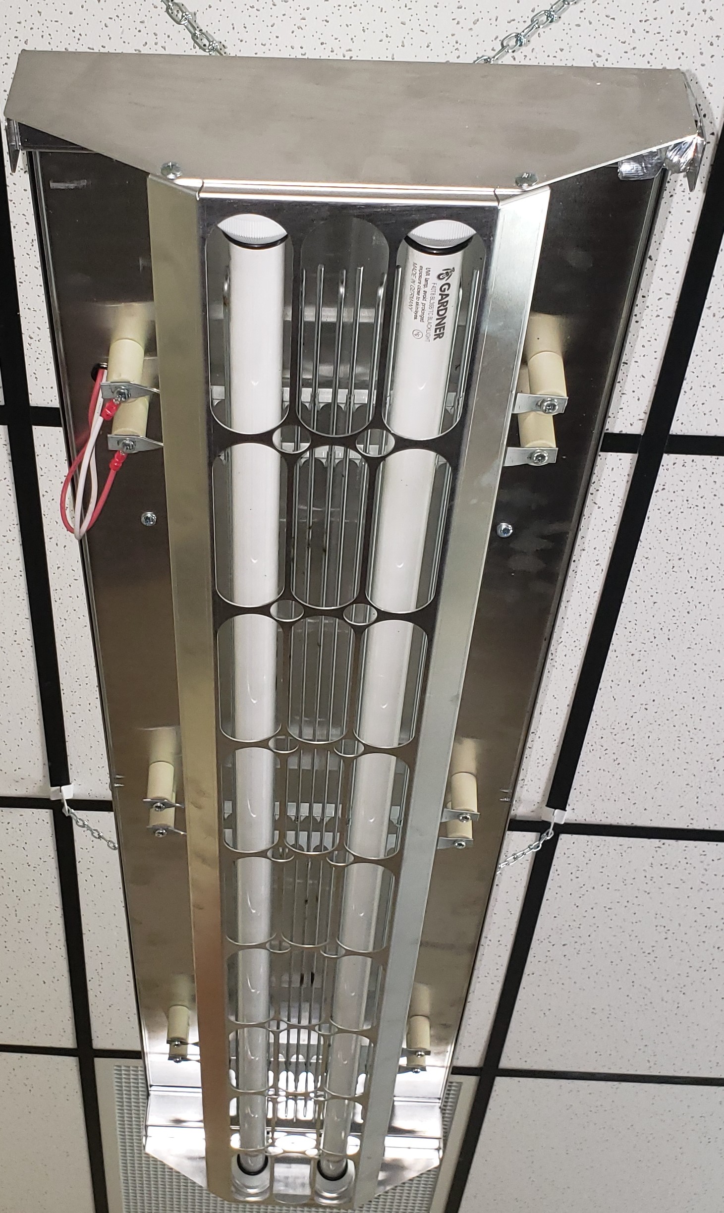 KM-240 suspended electric-grid insect trap